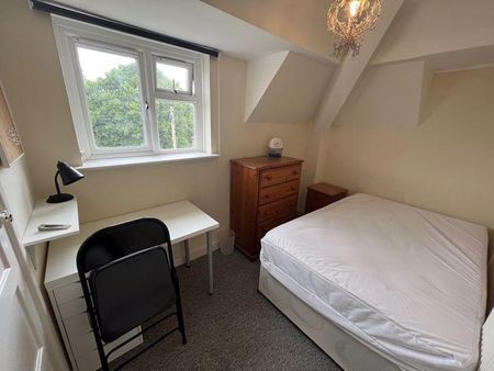 4 bedroom apartment to rent - Photo 4