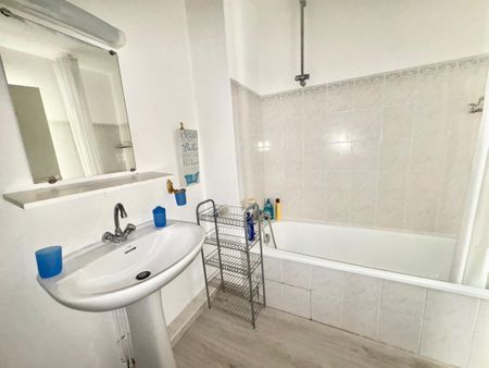 Location Appartement 2 pièces Meublé 42m² NICE 06000 - Photo 5