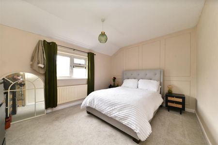 Longcroft Road, Stevenage, SG1 - Photo 3