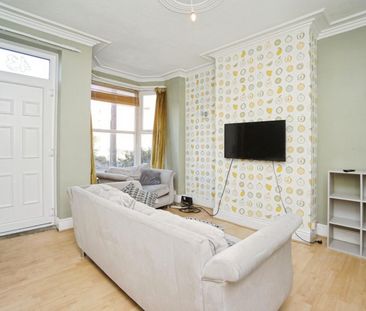 3 bedroom House To Let Total Size: 1066 SQ FT - Photo 6