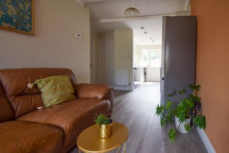 6 bedroom end of terrace house to rent - Photo 3