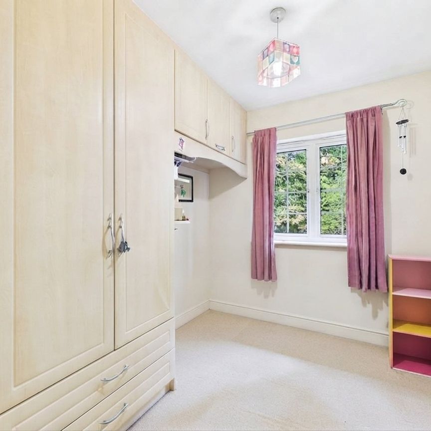 3 bedroom House in Beechfield Place, Maidenhead - Photo 1