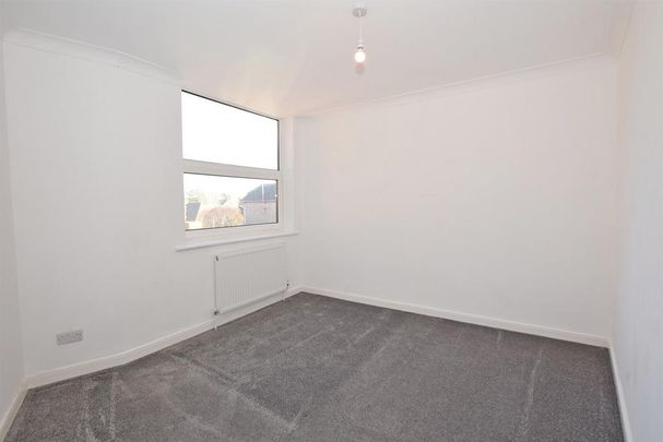 3 bedroom flat to rent - Photo 1