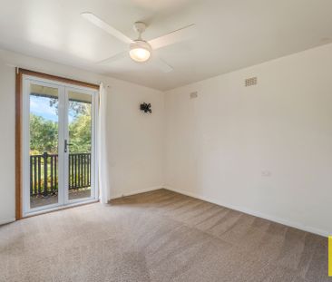 Well-Presented Family Home with Expansive Outdoor Living - Photo 5