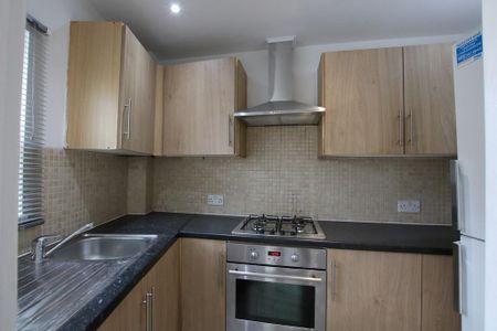 3 bedroom flat to rent - Photo 5