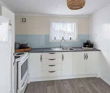 NEWLY RENOVATED 2 BEDROOM - FOXTON BEACH - Photo 4