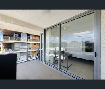 407/7 Wollongong Road, Arncliffe, NSW 2205 - Photo 5
