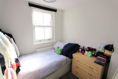 Winterbon Mews, Rochford, Essex, SS4 - Photo 3