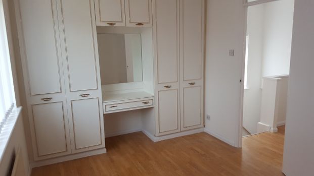 Two Bedroom Semi Detached House for Rent in Hemel Hempstead - Photo 1