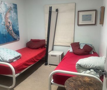 Port Melbourne - Photo 1