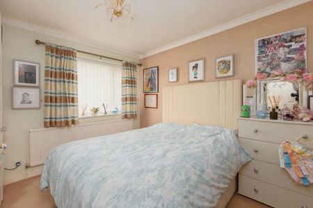 2 bedroom detached bungalow to rent - Photo 3
