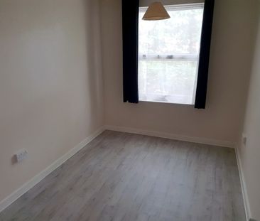 2 Bed Flat, Tremona Court, SO16 - Photo 2