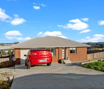 Modern Family Home in Sorell - Photo 4