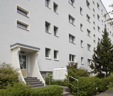 Tapezier- und Malerarbeiten erforderlich! - Foto 1