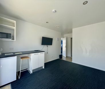 Beautifully presented studio in Temple View - Photo 6