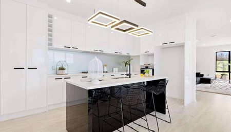 Charming 4BR Home in Flat Bush - Photo 5