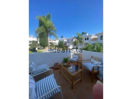 Alquiler de chalet adosado en Calle Bolivia - Photo 5