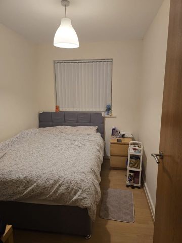 2 Bed Flat, Sugar Mill Square, M5 - Photo 2