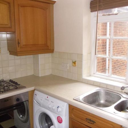 2 bedroom flat to rent - Photo 3