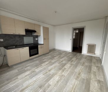 Location Appartement 3 pièces 59m² CHARLIEU 42190 - Photo 5