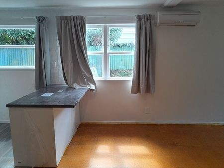 Recently renovated family home with great location - Photo 2