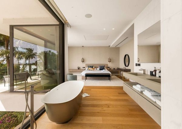 6 bedroom luxury Villa for rent in Nueva Andalucia, Andalusia