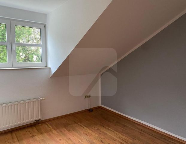 Lüdenscheid: Moderne 3-Zimmer-Dachgeschoss-Wohnung mit kleinem Balkon - Photo 1