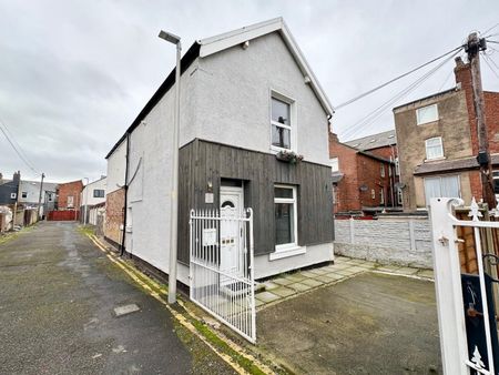 Back Clarendon Road, Blackpool - Photo 3