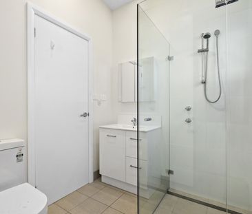 Ultra Modern, Spacious Granny Flat - Photo 5