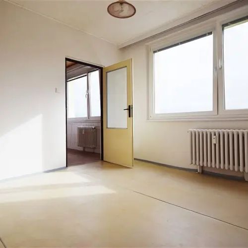 Pronájem světlého bytu v blízkosti centra - Fotografie 1