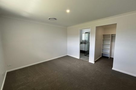 BRAND NEW FOUR BEDROOM FAMILY HOME - Photo 3