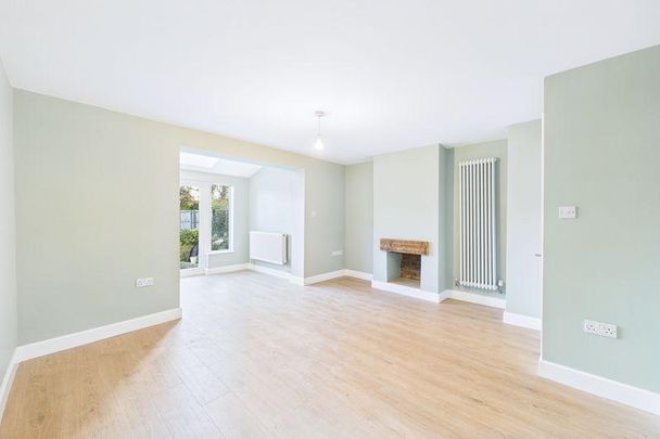 3 bedroom terraced house to rent - Photo 1