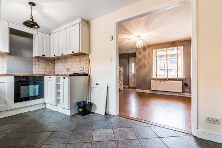 2 bedroom semi-detached house to rent - Photo 2