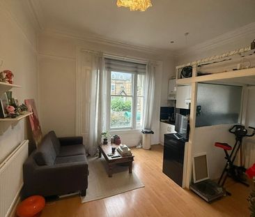 Studio Flat, Mount Ephraim Road, SW16 - Photo 1