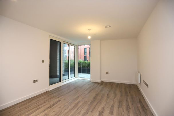 The Railings, Middlewood Locks - Photo 1