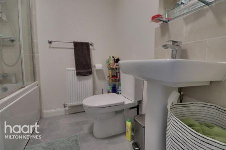 1 bedroom in a house share to rent - Photo 5