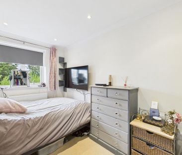 4 bedroom end of terrace house to rent - Photo 6