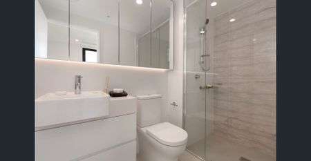 2 bed 2 bath + 1 car park, NE sea breezes, roof top pool and close to everything - Photo 5