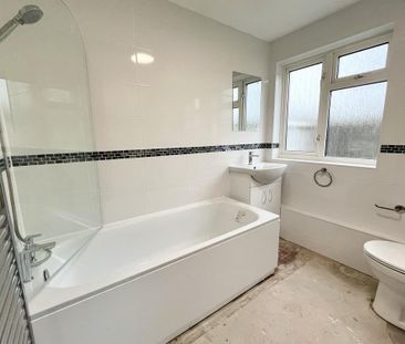 3 bedroom terraced bungalow to rent - Photo 5