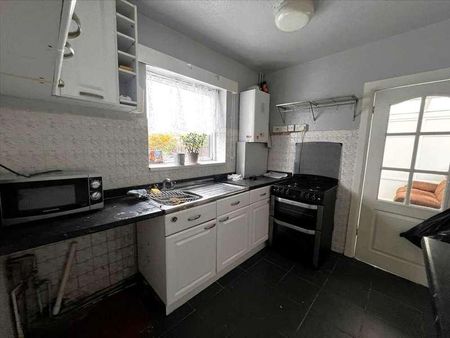 Beaumont Road, Slough, SL2 - Photo 2