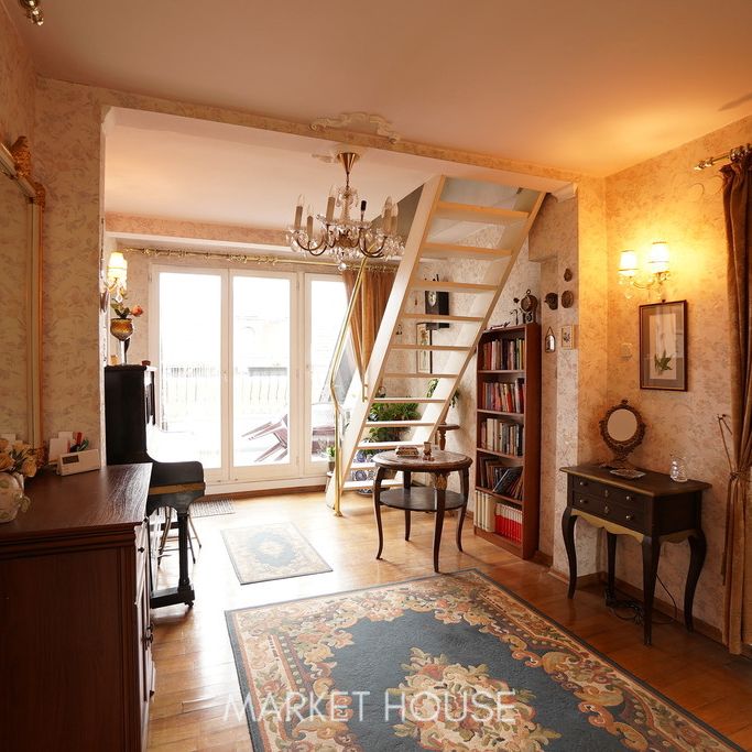 KLIMATYCZNE MIESZKANIE W KAMERALNYM BUDYNKU - Zdjęcie 1