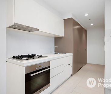 1813/33 Mackenzie Street, Melbourne - Photo 2