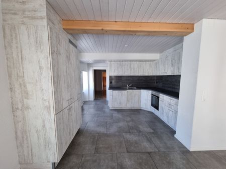 Joli appartement de 3,5 pièces au 2ème étage situé au centre du village - Photo 5