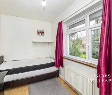 4 bedroom detached house to rent - Photo 2