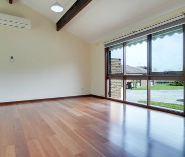 Large, livable and so convenient! - Photo 6
