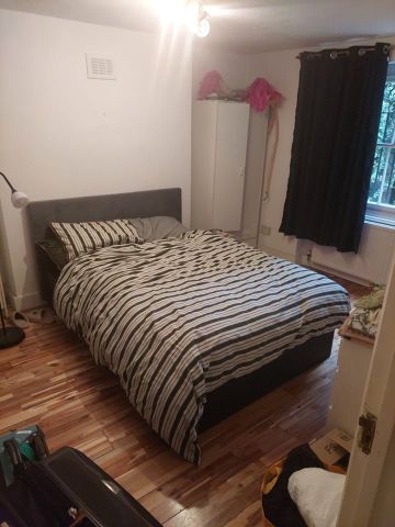 Room in a Shared Flat, Mornington Street, NW1 - Photo 2