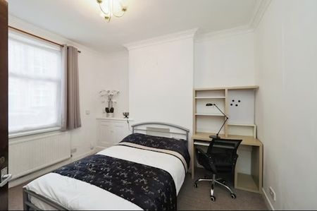 4 Bed End Terrace, Avenue Road Extension, LE2 - Photo 5