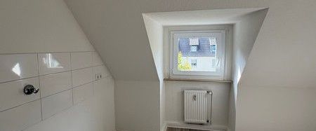 Zentral gelegene 4,5 Raum Wohnung sucht neue Familie! - Photo 1