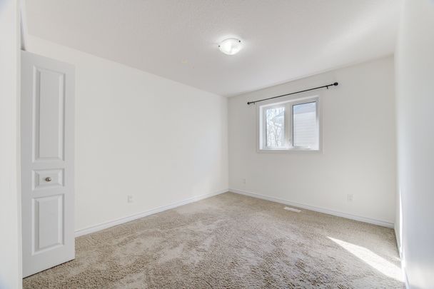For Lease - 403 Champlain Avenue, Woodstock, Ontario - Photo 1
