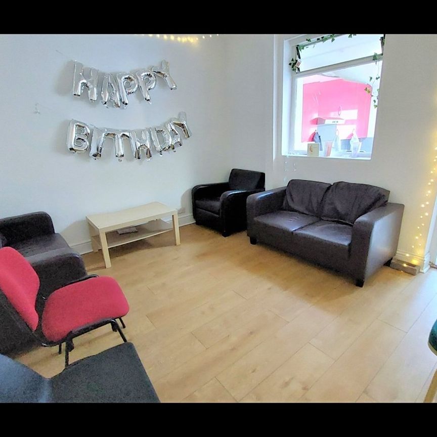 6 Bed Terraced House, Coleman Street, BN2 - Photo 1